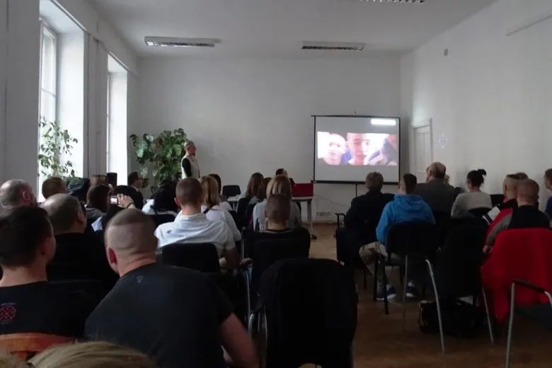 Zdjęcie Jak uniknąć ośrodka wychowawczego i poprawić życie rodzinne