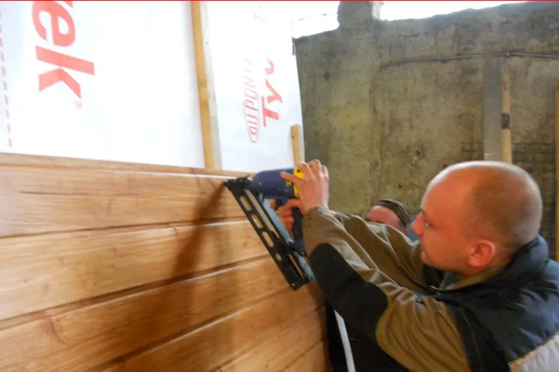 Zdjęcie Jak wybrać gwoździarkę do boazerii: kompletny poradnik dla majsterkowicza