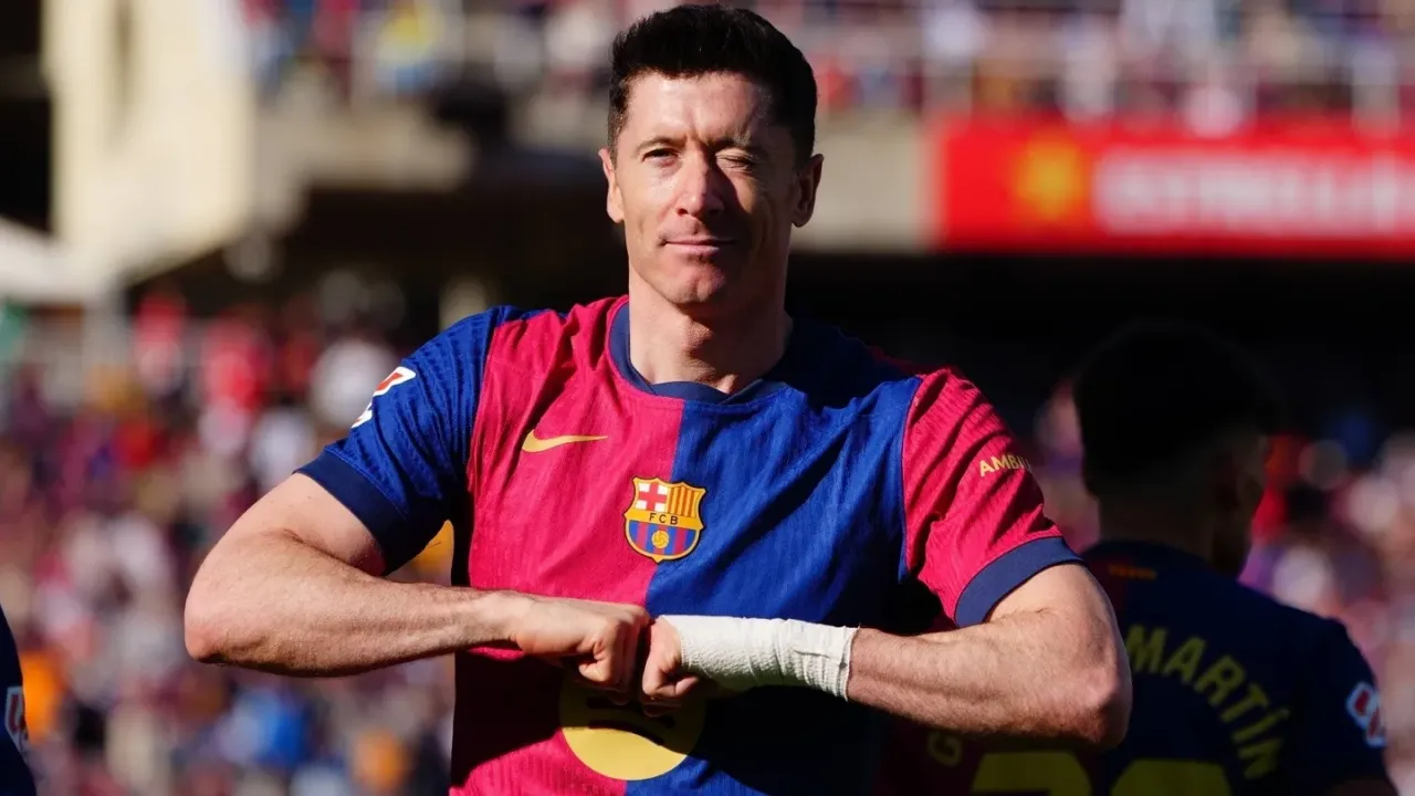 Zdjęcie Ile zarabia Lewandowski? Zaskakujące kwoty i źródła dochodów piłkarza