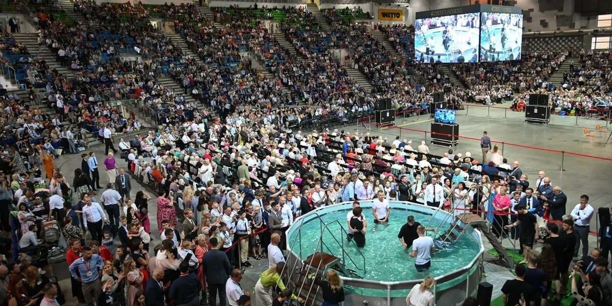 Zdjęcie Wiara Jehowa w co wierzą – odkryj kluczowe przekonania Świadków Jehowy