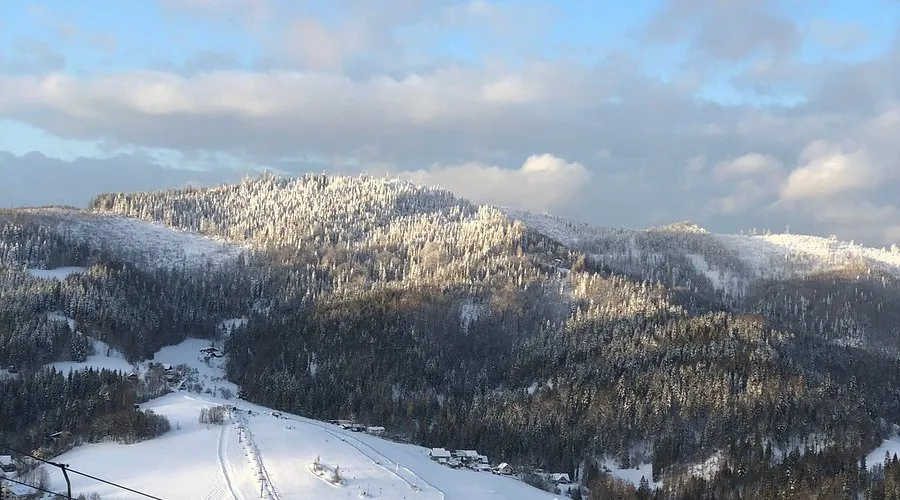 Zdjęcie Cieńków Snowpark – idealne miejsce na zimowe szaleństwo dla rodzin