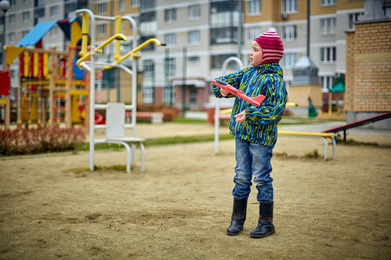 Zdjęcie Co można znaleźć na placu zabaw? Odkryj atrakcje dla dzieci