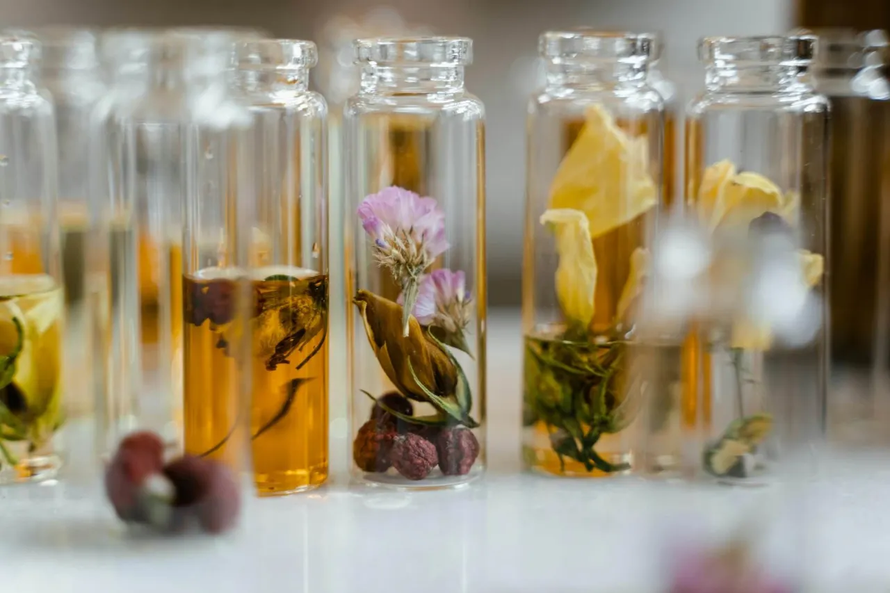 Zdjęcie Jak otworzyć perfumy bez uszkadzania butelki – sprawdź skuteczne metody