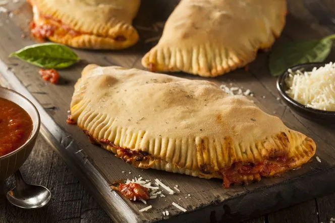 Zdjęcie Calzone pizzeria: Włoskie smaki w Twoim domu - krok po kroku