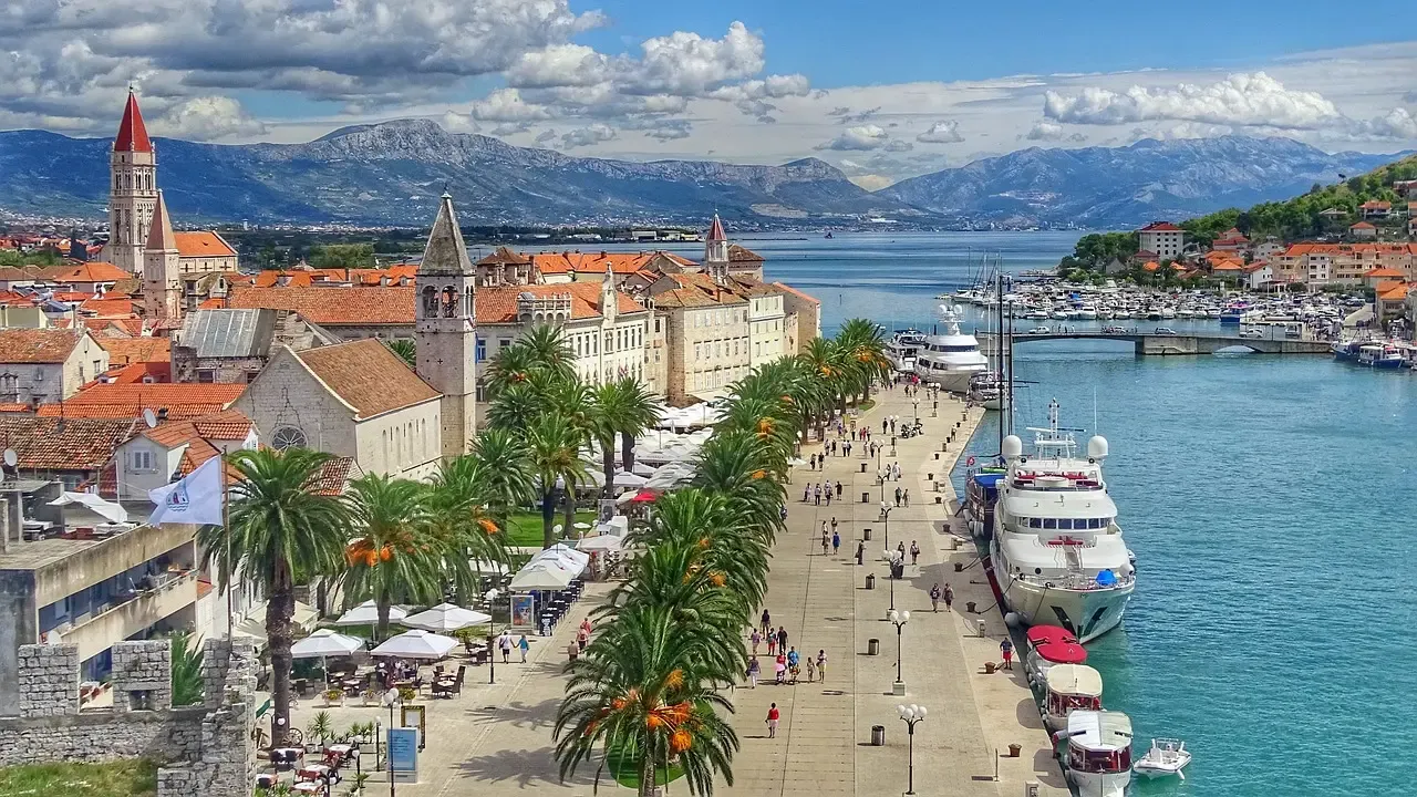 Zdjęcie Trogir: Gdzie zjeść? Top restauracje i lokalne smaki (przewodnik)