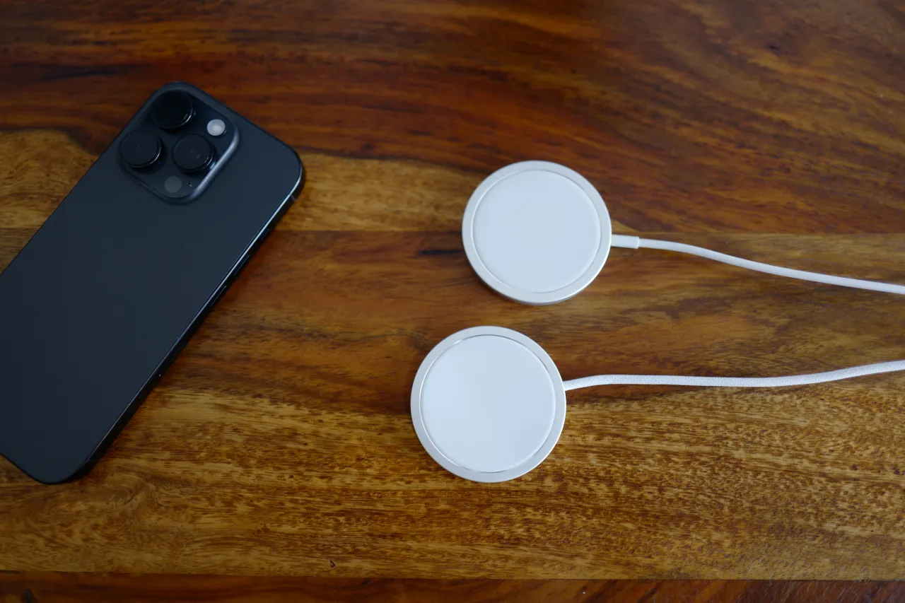 Zdjęcie Jak odebrać rozmowę na AirPods - proste sposoby i porady