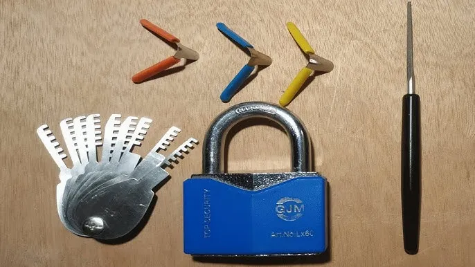 Zdjęcie Co zrobić gdy zapomniałem kodu do walizki? Proste sposoby na otwarcie