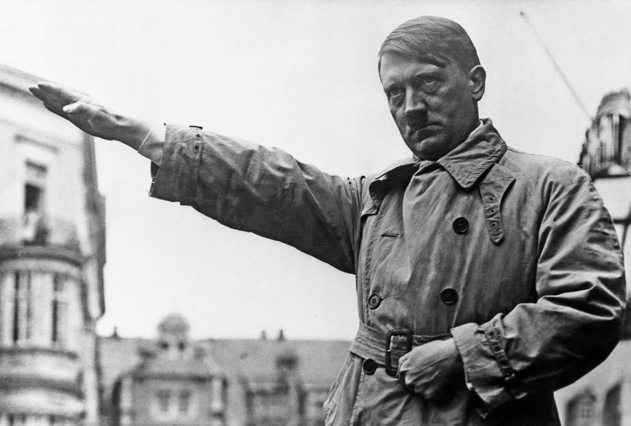 Zdjęcie Czy Hitler był w Warszawie? Odkryj szokujące fakty z historii