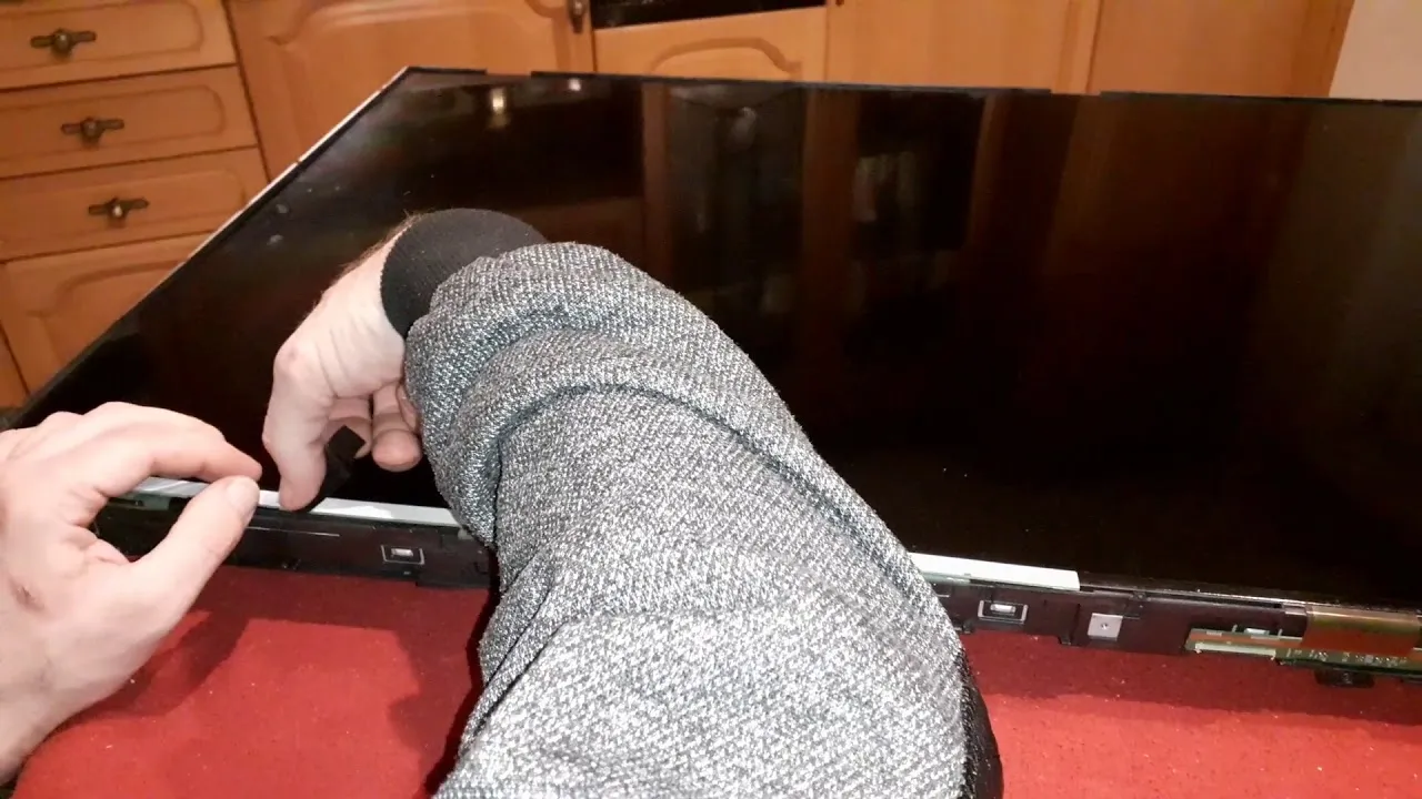 Zdjęcie Jak naprawić matrycę w telewizorze - skuteczne sposoby na problemy
