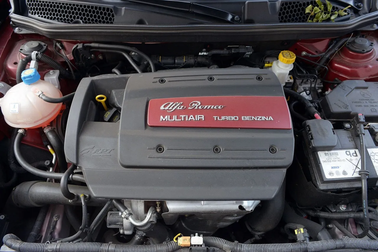 Zdjęcie Alfa Romeo Giulietta jaki silnik - wybór idealnego silnika dla Ciebie