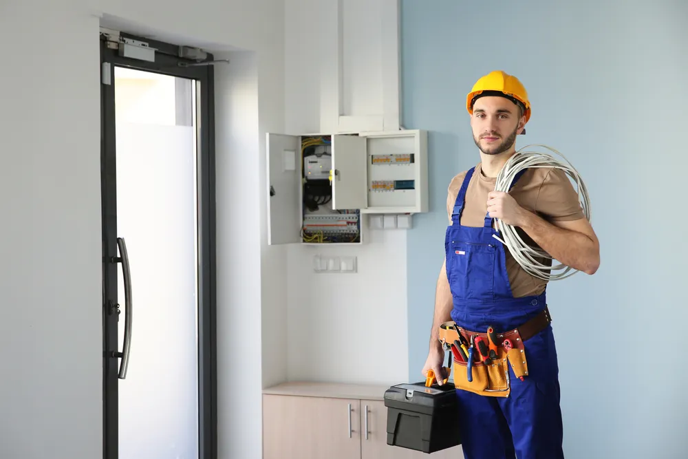 Zdjęcie Czy elektryk to dobry zawód? Sprawdź zalety i wyzwania tej profesji