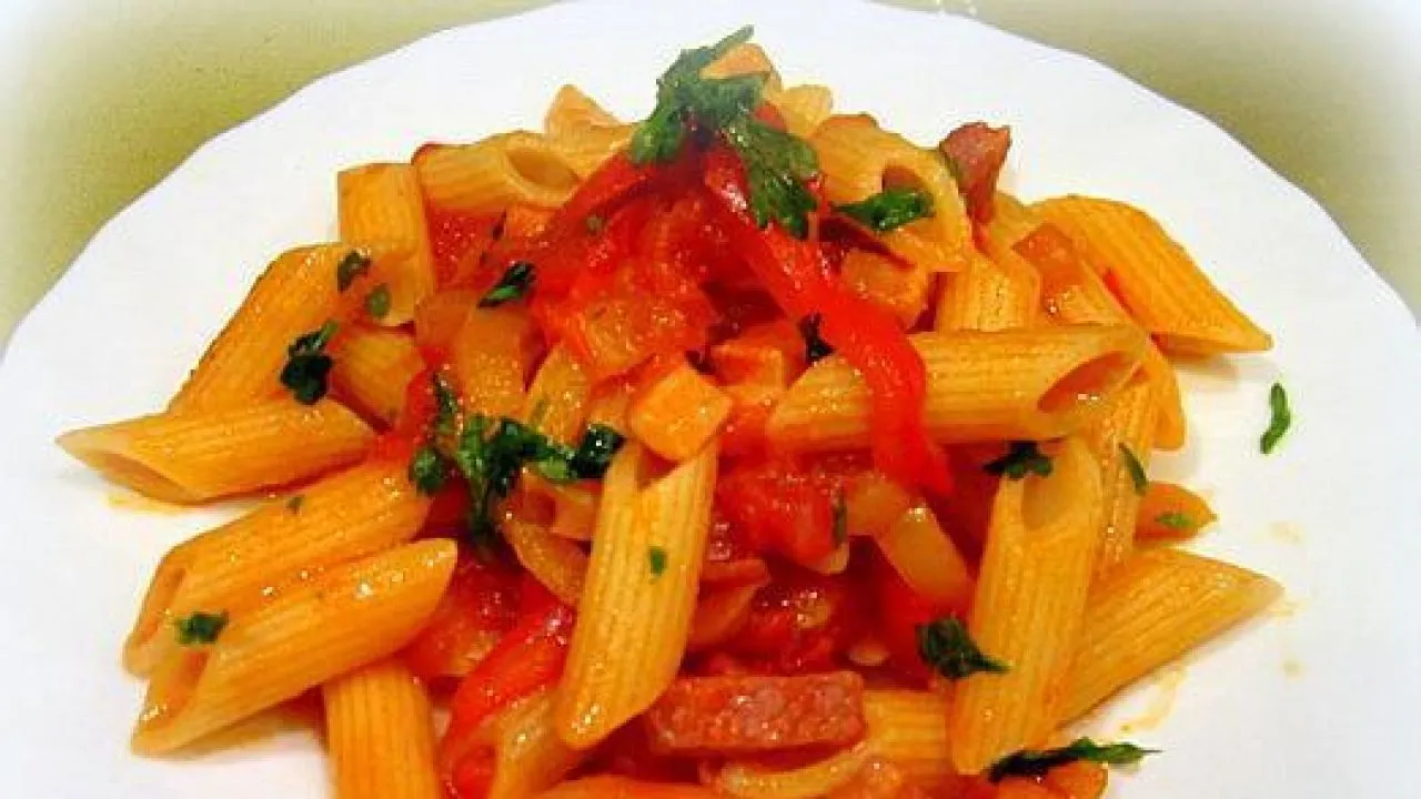 Zdjęcie Makaron penne z czym podawać? Proste i smaczne pomysły na dania z penne