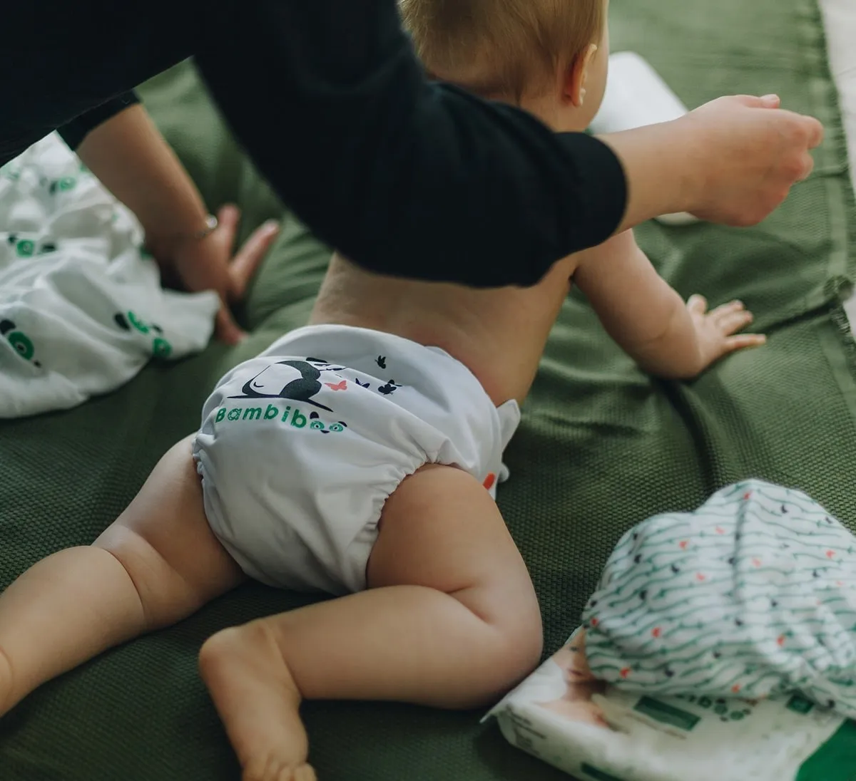 Zdjęcie Kiedy dziecko obraca się z plecków na brzuszek? Kluczowe etapy rozwoju.