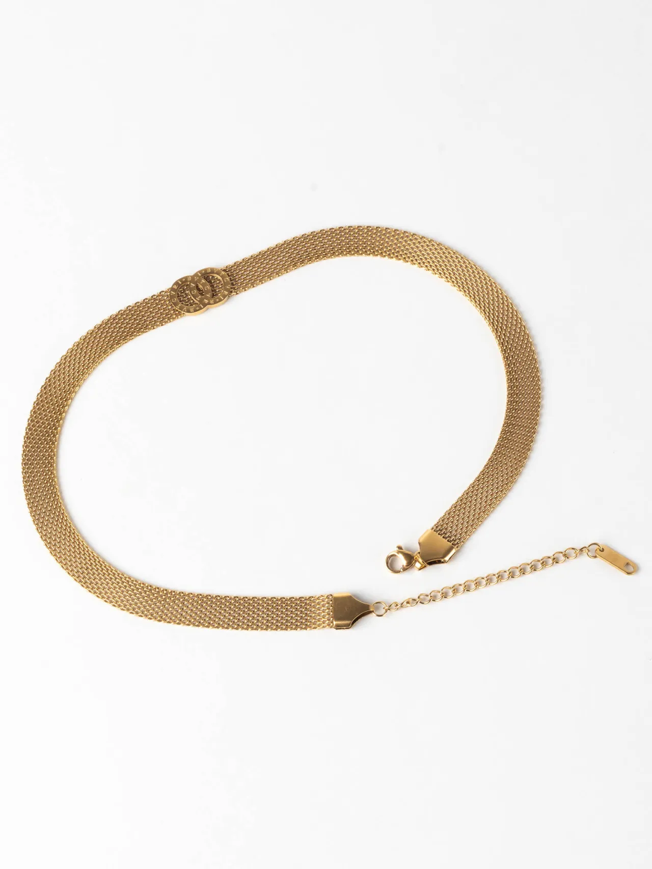 Zdjęcie Co oznacza naszyjnik choker? Znaczenie i historia popularnej biżuterii