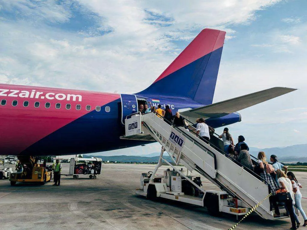 Zdjęcie Jak dokupić duży bagaż podręczny w Wizz Air i uniknąć dodatkowych kosztów