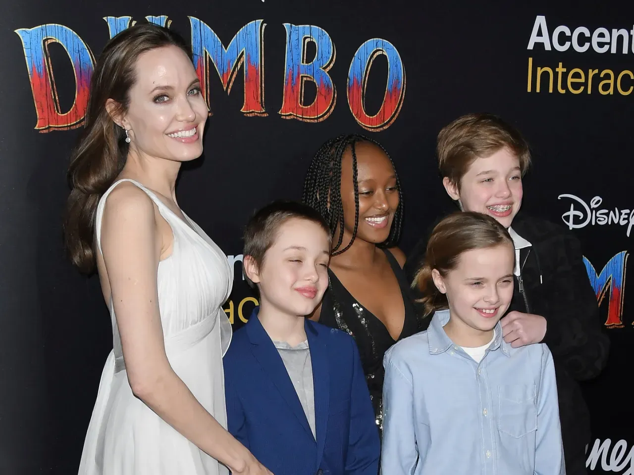 Zdjęcie Czy Angelina Jolie ma swoje dzieci? Prawda o ich pochodzeniu i życiu