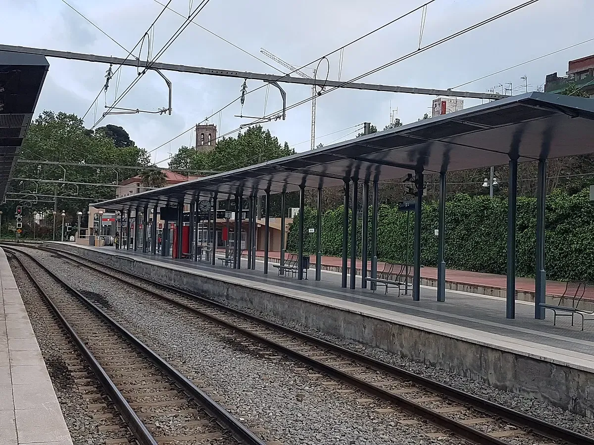 Zdjęcie Cómo llegar a Sant Boi en tren: horarios y rutas desde Barcelona