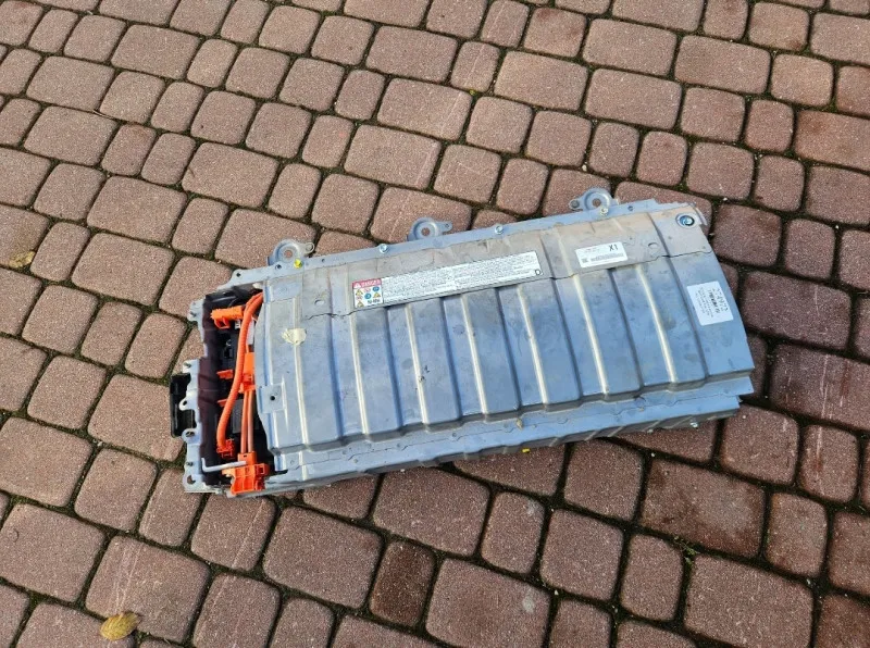 Zdjęcie Ile wytrzymuje bateria w hybrydzie Toyoty? Fakty, które musisz znać