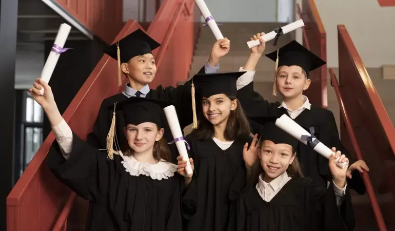 Zdjęcie Co to jest nauczanie stacjonarne i jak różni się od innych form edukacji?