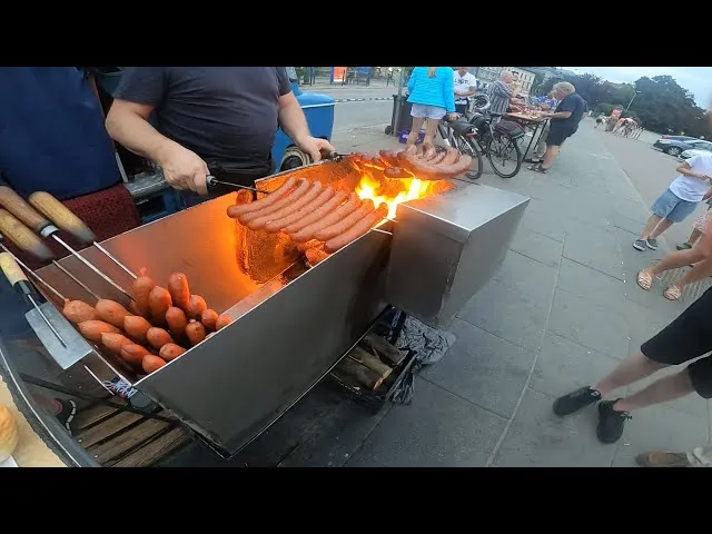 Zdjęcie Kiełbaski z Nyski: Kultowa legenda Krakowa. Przewodnik dla smakoszy
