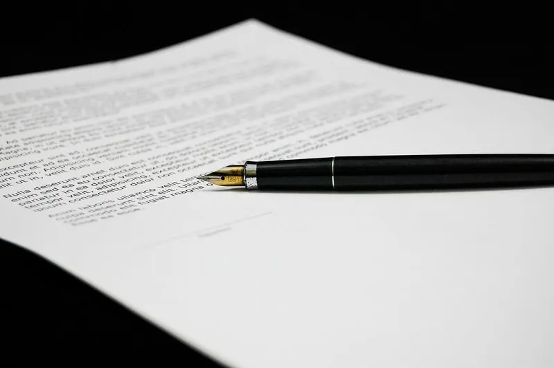 Zdjęcie Umowa pośrednictwa kupna nieruchomości – najważniejsze pułapki do uniknięcia