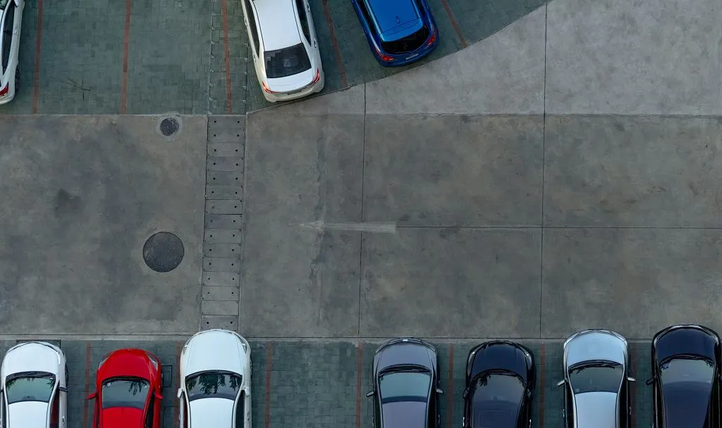 Zdjęcie Kto ma pierwszeństwo na parkingu? Rozstrzygamy wątpliwości!