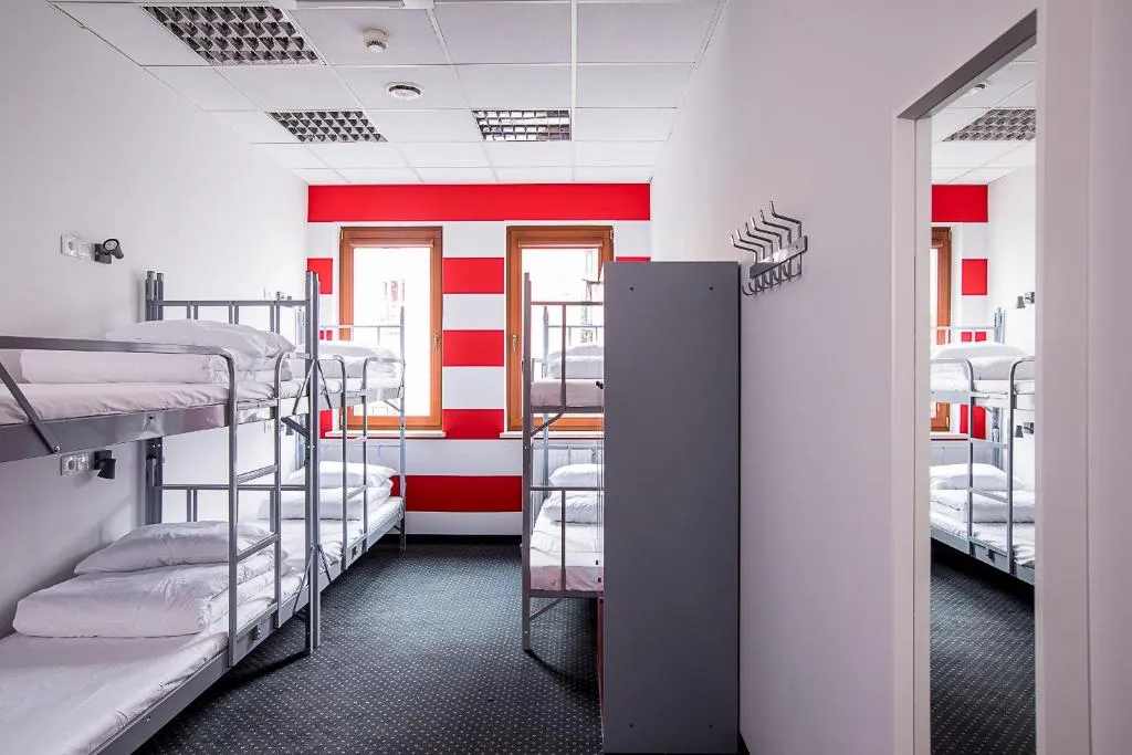 Zdjęcie Jak wygląda nocleg w hostelu? Oczekiwania, komfort i zalety
