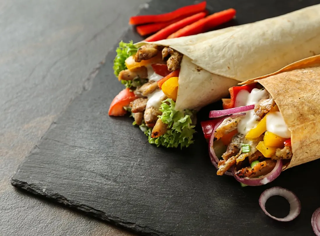 Zdjęcie Doner kebab: Historia, skład, r&oacute;żnice jak rozpoznać dobry?