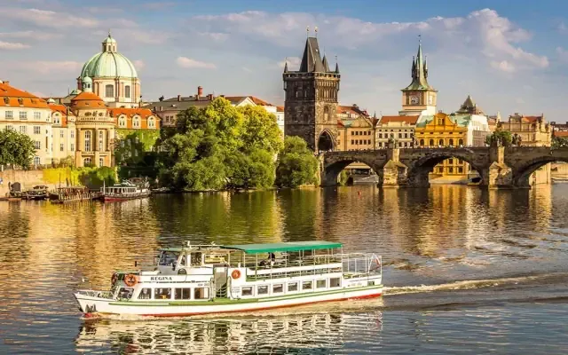 Zdjęcie Wycieczka do Pragi z Rzeszowa: Atrakcje, Programy i Ceny