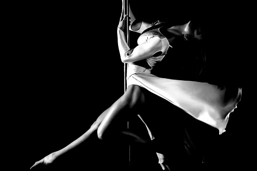 Zdjęcie Pole dance dla kogo? Odkryj, kto może zacząć tę pasjonującą dyscyplinę