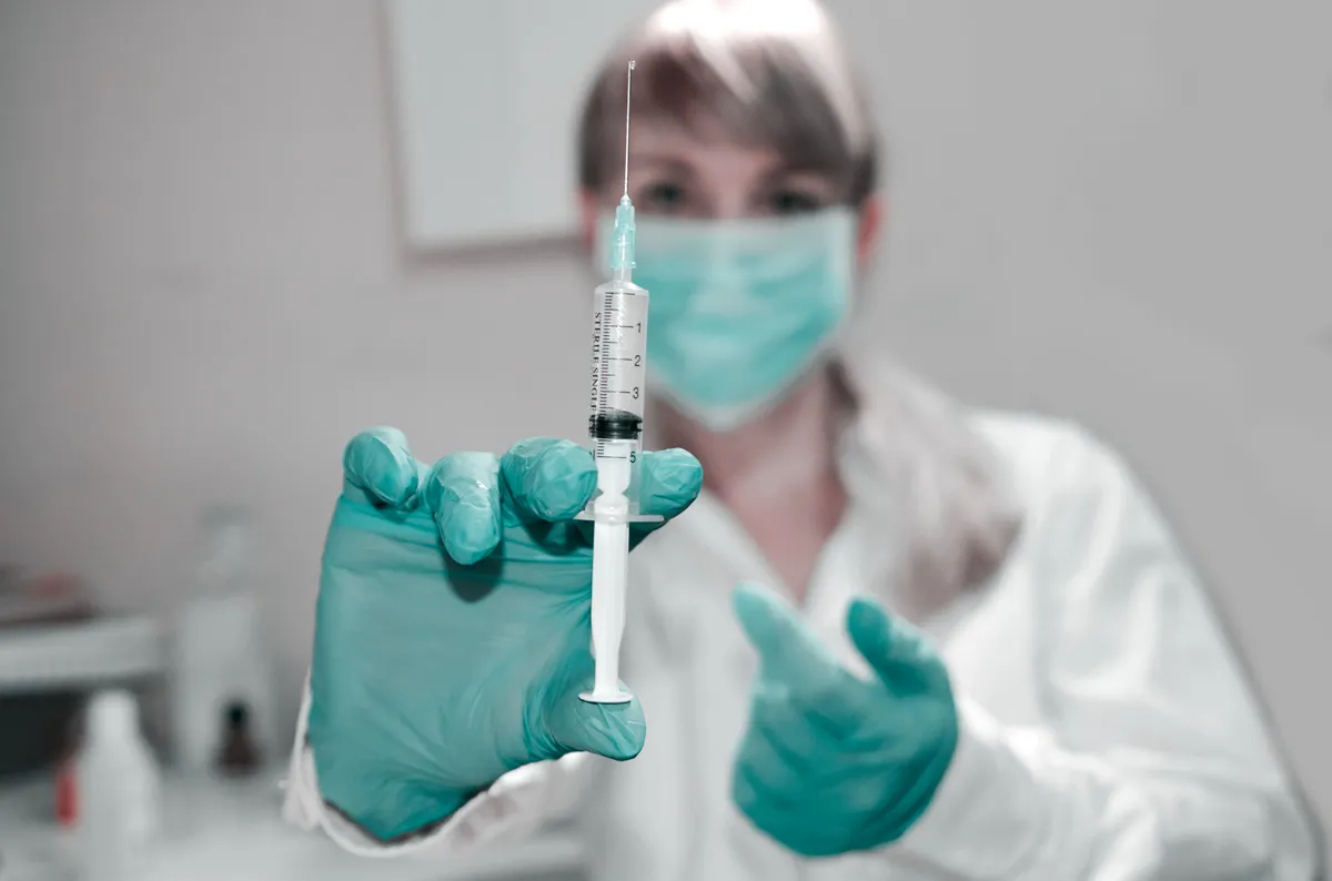 Zdjęcie Co zawiera znieczulenie u dentysty i jak wpływa na Twoje bezpieczeństwo
