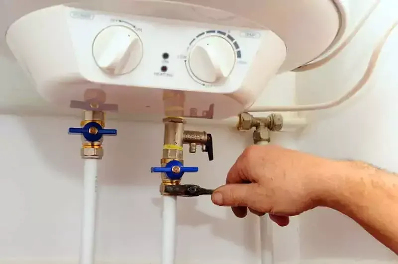 Zdjęcie Jak podłączyć bojler elektryczny z zaworem: kompletna instrukcja montażu