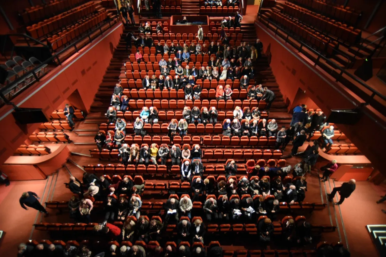 Zdjęcie Teatr Rozrywki: Historia, spektakle i wydarzenia w Chorzowie