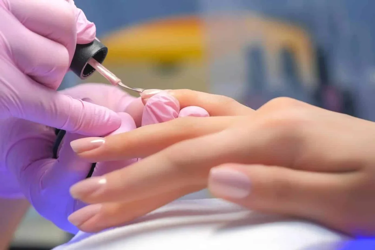 Zdjęcie Na czym polega manicure? Odkryj sekrety pięknych paznokci
