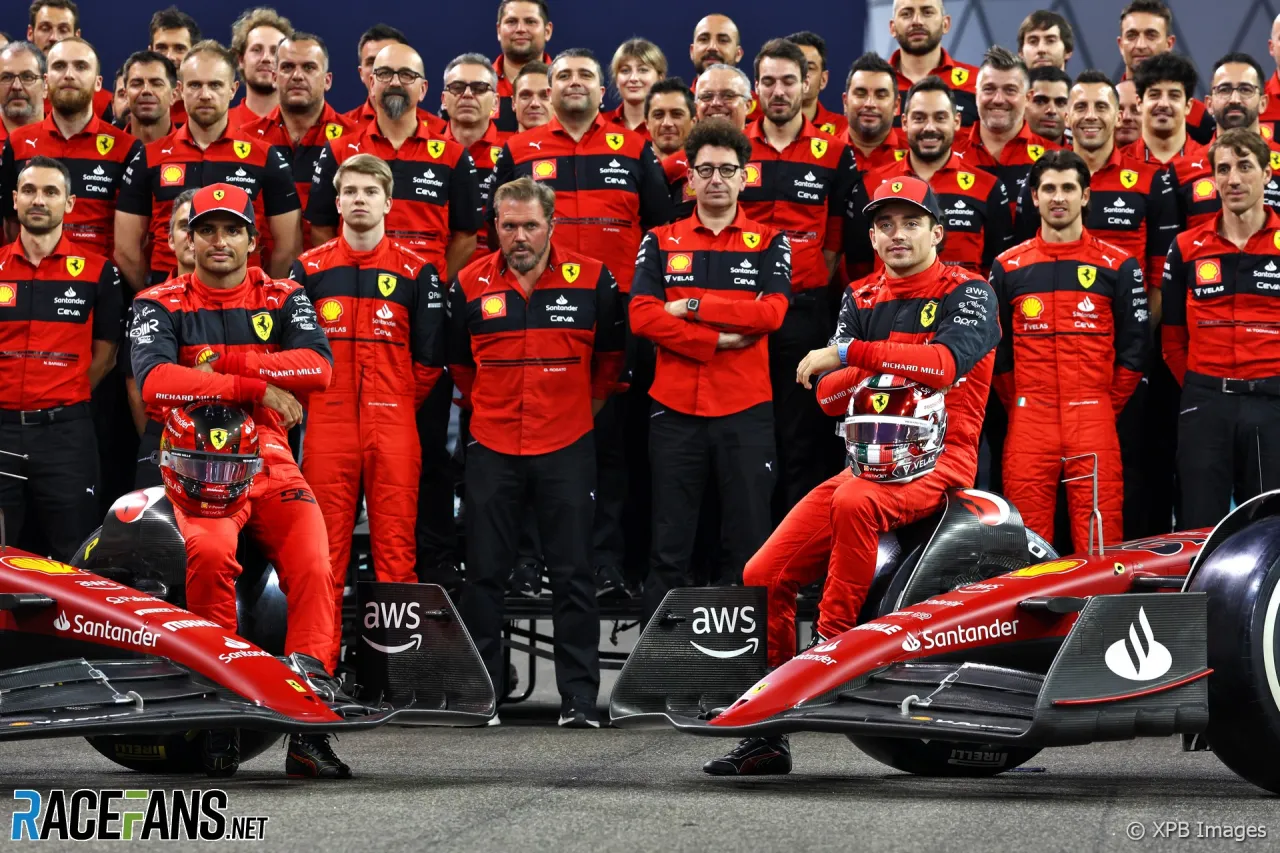 Zdjęcie Scuderia Ferrari - co to znaczy i dlaczego jest tak ważne w F1