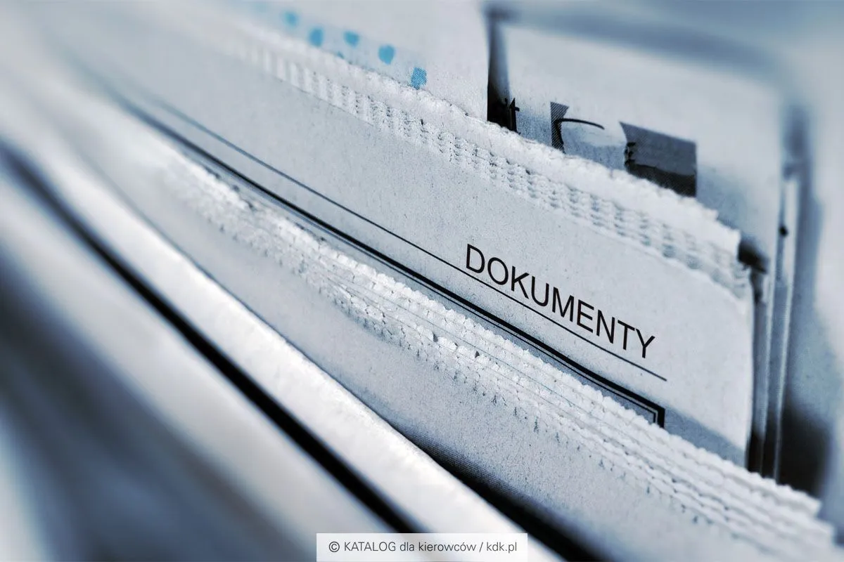 Zdjęcie Jakie dokumenty trzeba posiadać kierowca, aby uniknąć problemów w trasie?
