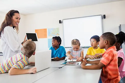 Zdjęcie Cyfrowa szkoła: Nowoczesne wyposażenie i technologie w edukacji