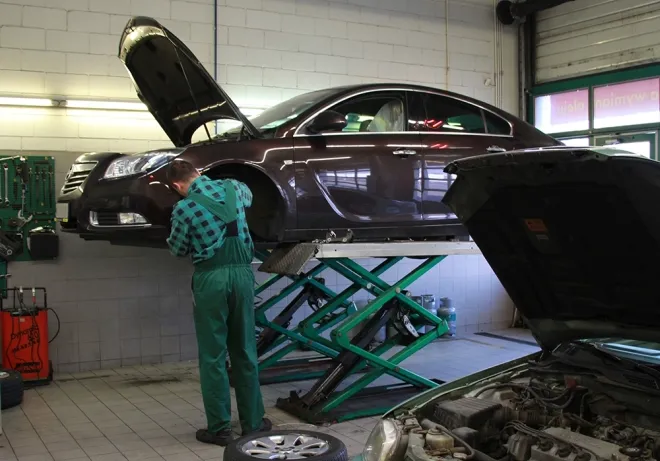 Zdjęcie Ile zarabia mechanik z własnym warsztatem? Sprawdź, co wpływa na dochody