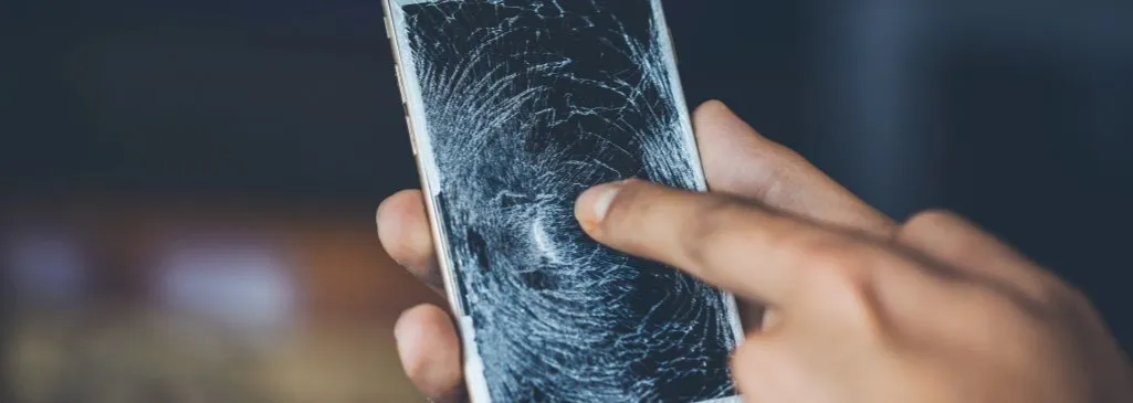 Zdjęcie Jak naprawić zbitą szybkę w telefonie - skuteczne metody i porady