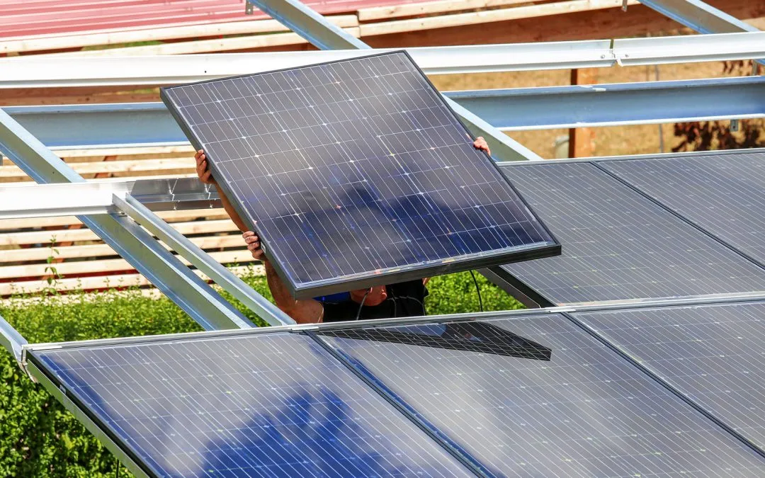 Zdjęcie Jakie są różnice między fotowoltaiką a innymi źródłami energii? Porównanie