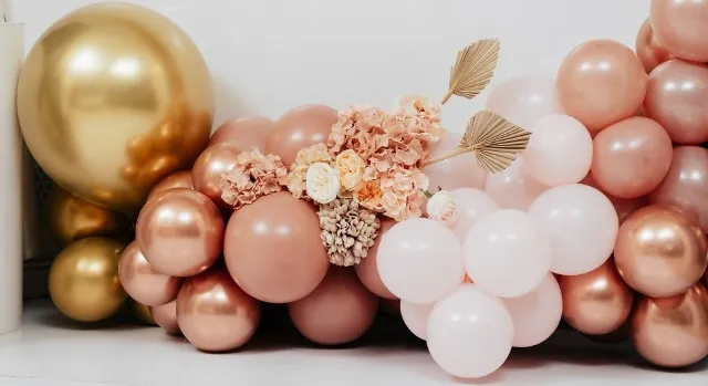 Zdjęcie Jak samemu zrobić girlandę z balonów - proste kroki i porady