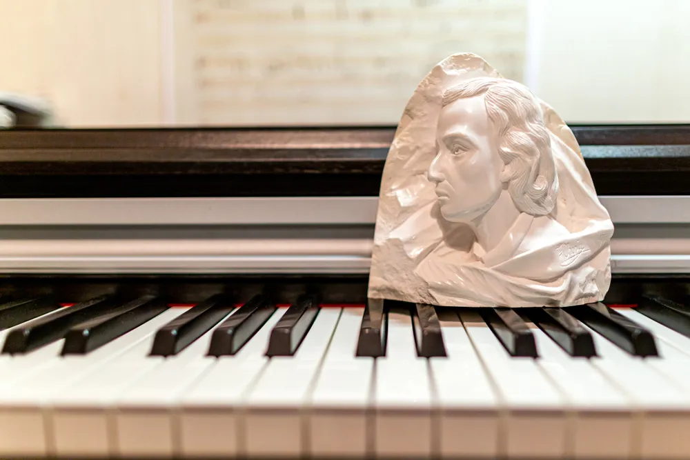 Zdjęcie Chopin Mazurek – Wprowadzenie do legendarnej kompozycji: Co warto wiedzieć?
