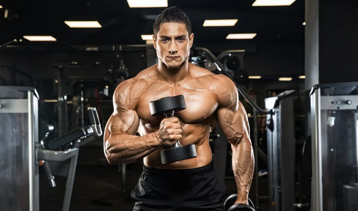 Zdjęcie Ile ćwiczeń na triceps? Odkryj skuteczne metody treningowe