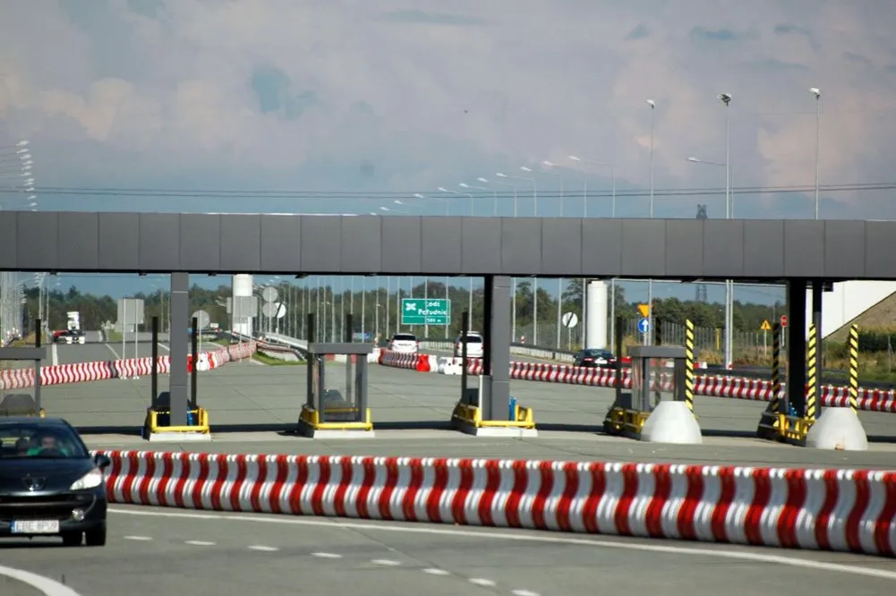 Zdjęcie Czy autostrada S8 jest płatna? Sprawdź, kto musi płacić za przejazd
