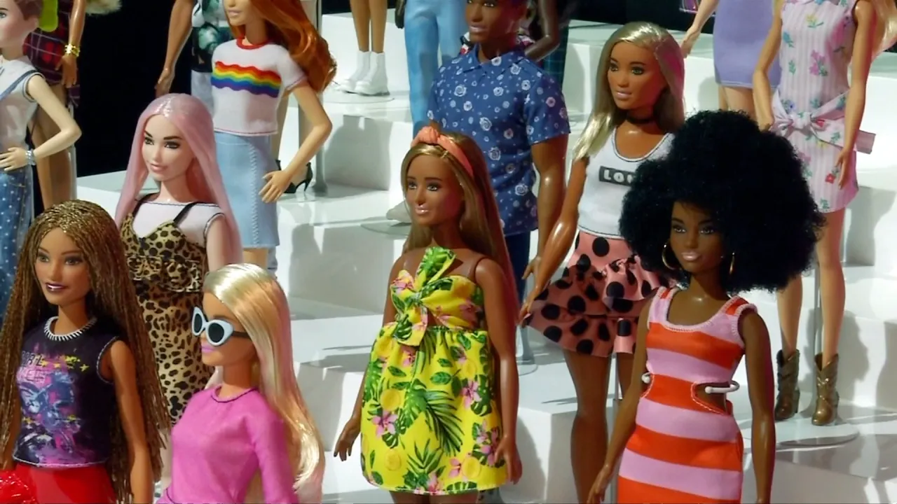 Zdjęcie Ile lat ma Barbie? Zaskakujące fakty o jej wieku i historii
