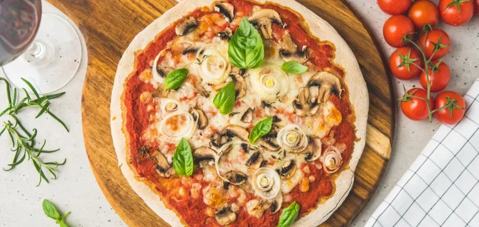Zdjęcie Jak zrobić pizzę bez drożdży w 30 minut - prosty przepis na smaczne danie