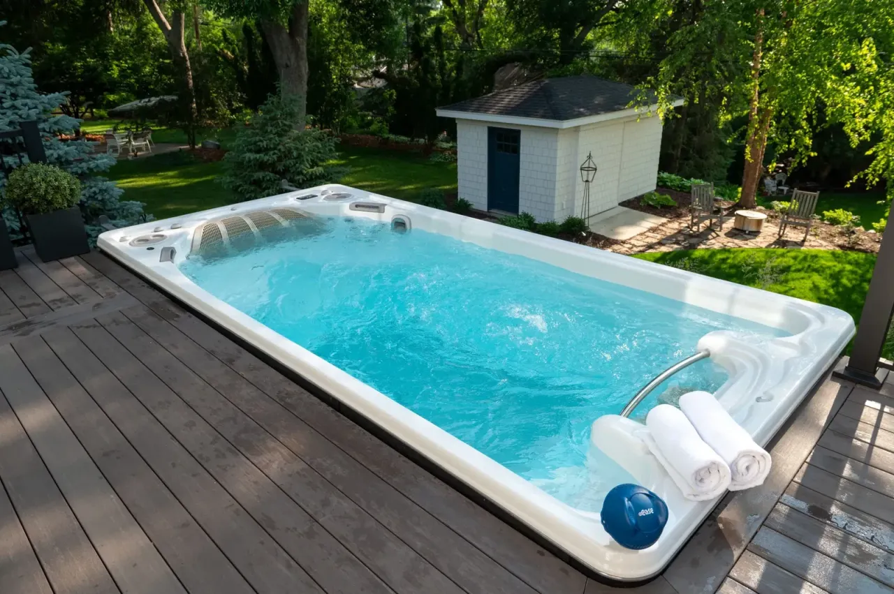 Zdjęcie Swim Spa: Czy warto? Koszty, zalety i wyb&oacute;r idealnego modelu