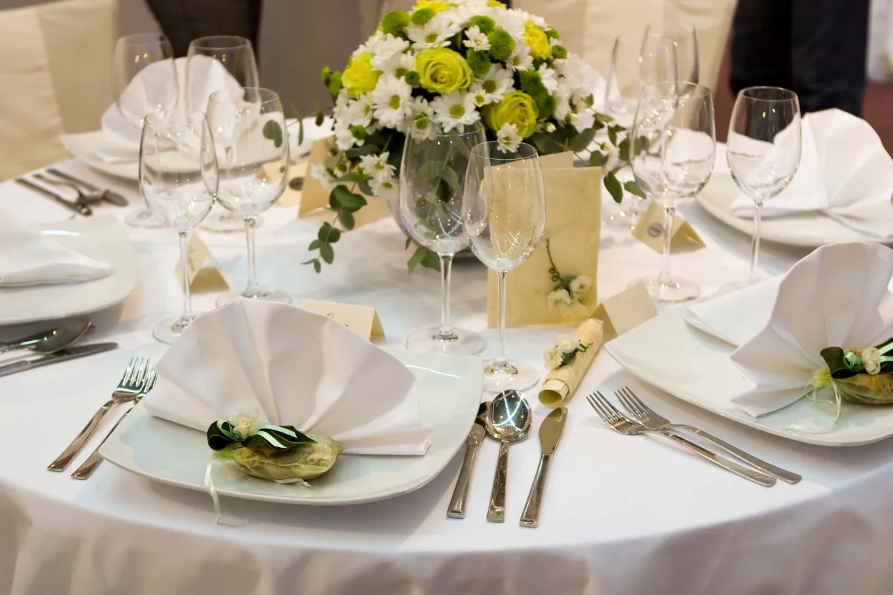 Zdjęcie Ile kosztuje catering na wesele? Zaskakujące ceny i opcje do wyboru