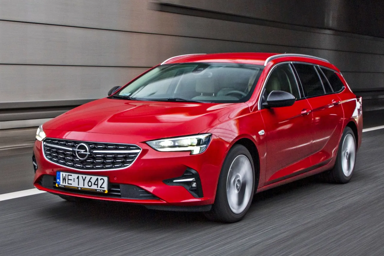 Zdjęcie Opel Insignia jaki silnik wybrać, aby uniknąć wysokich kosztów?
