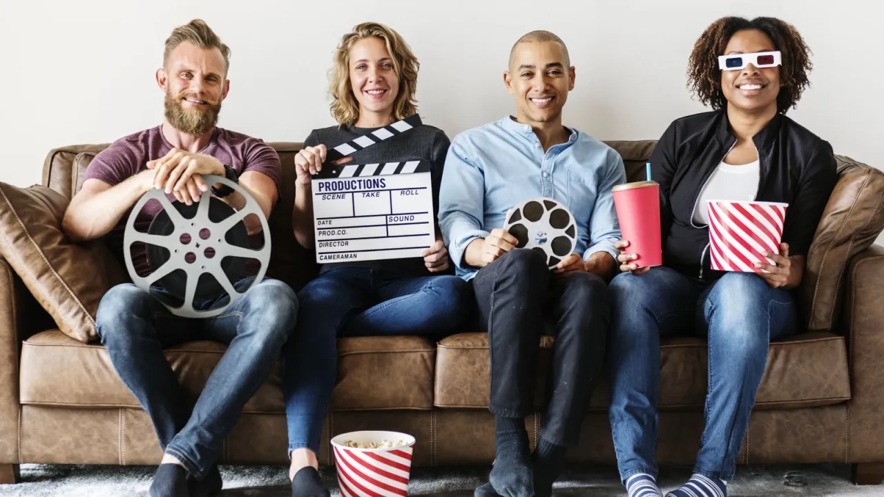 Zdjęcie Kino gatunkowe: Jak ewoluowały filmy grozy, komedie i inne gatunki?